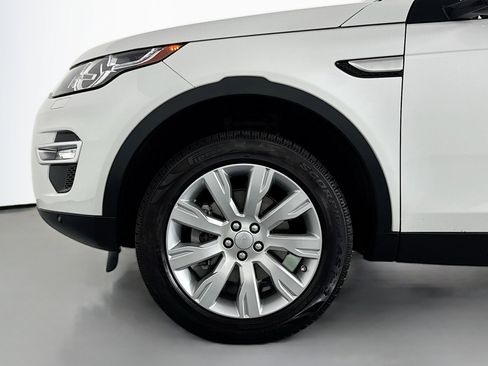 Used 2017 Land Rover Discovery Sport HSE Luxury image 10