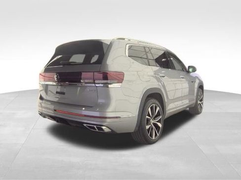 Used 2024 Volkswagen Atlas SEL Premium R-Line image 4