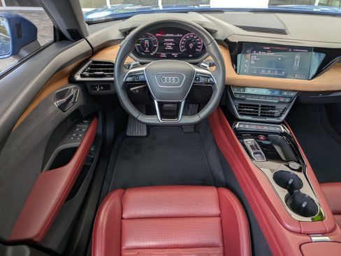 Used 2023 Audi e-tron GT Premium Plus AWD/4WD image 17