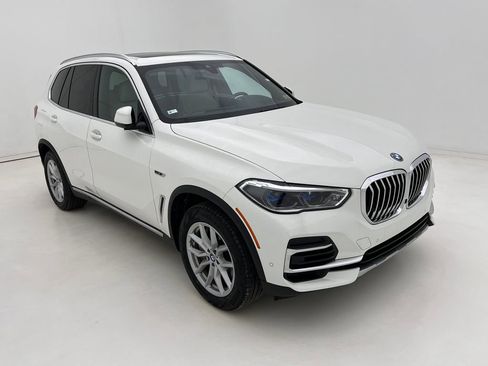 Certified 2023 BMW X5 xDrive45e w/ Executive Package image 2