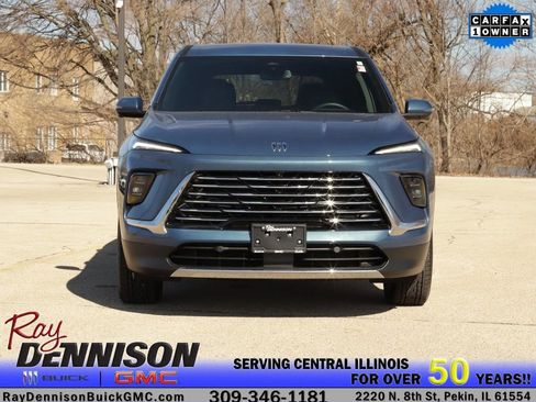 Used 2025 Buick Enclave Preferred image 2