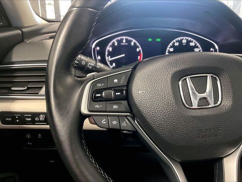 Used 2018 Honda Accord Touring image 23
