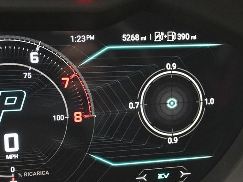 Used 2025 Lamborghini Urus SE AWD/4WD image 16