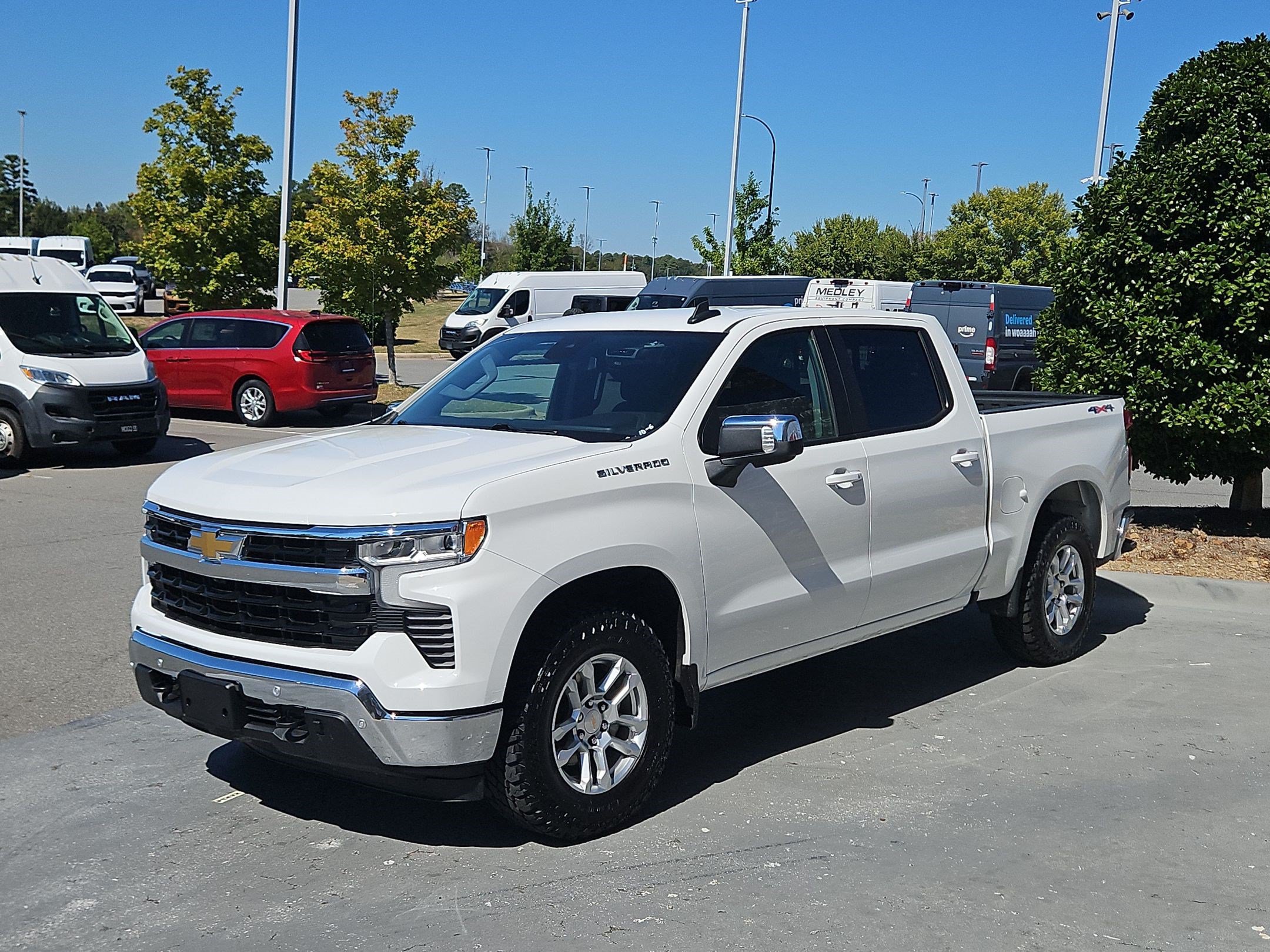 Used 2025 Chevrolet Silverado 1500 LT w/ Safety Package AWD/4WD image 3