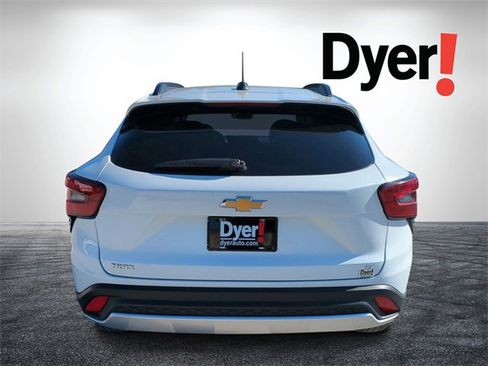 Certified 2025 Chevrolet Trax LT image 5