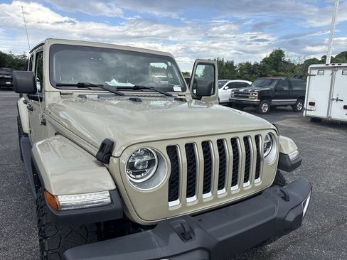 Used 2022 Jeep Gladiator Overland w/ LED Lighting Group AWD/4WD image 37
