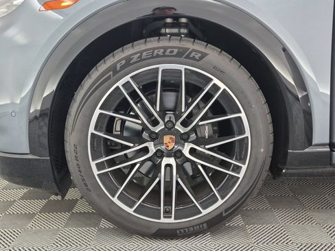 New 2026 Porsche Cayenne Electric AWD/4WD image 10