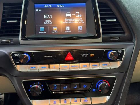 Used 2019 Hyundai Sonata SE FWD image 18