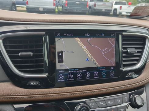 Used 2019 Chrysler Pacifica Limited w/ Advanced Safetytec Group FWD image 16