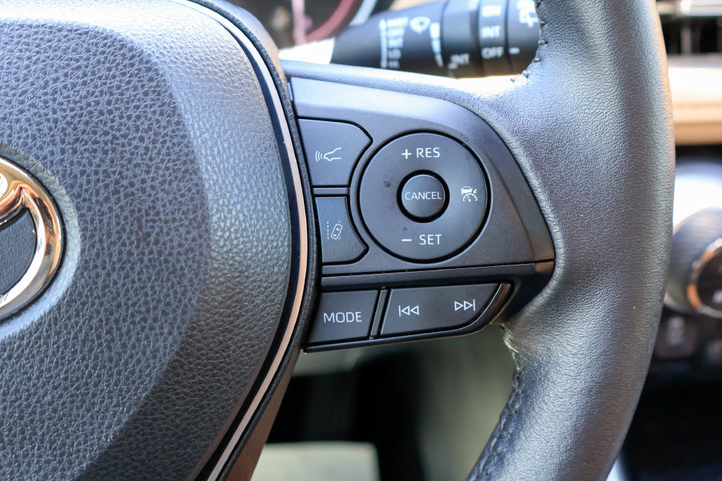 Used 2023 Toyota RAV4 XLE Premium FWD image 16