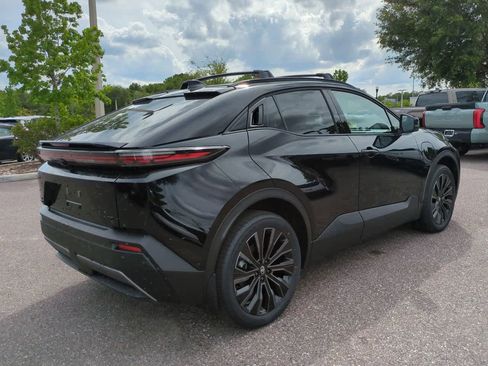 Used 2026 Toyota C-HR AWD/4WD image 5