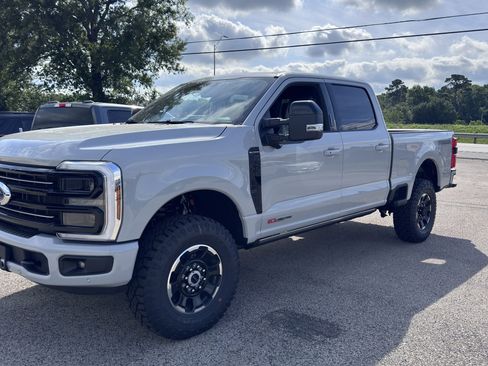 New 2026 Ford F250 Platinum w/ Tremor Off-Road Package AWD/4WD image 6