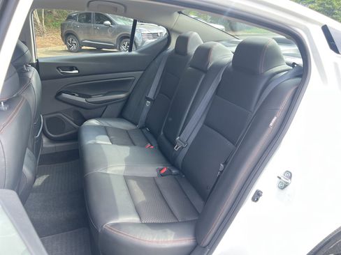 Used 2024 Nissan Altima 2.5 SR FWD image 15