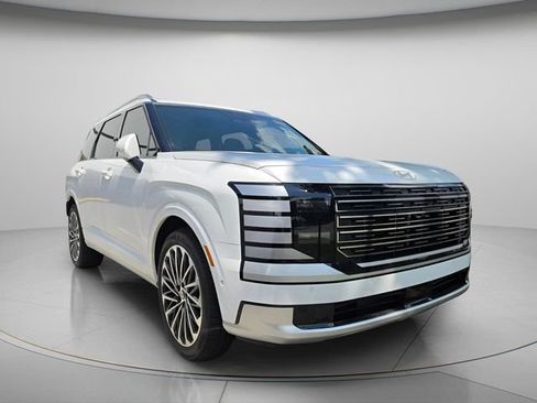 Certified 2026 Hyundai Palisade Calligraphy FWD image 4