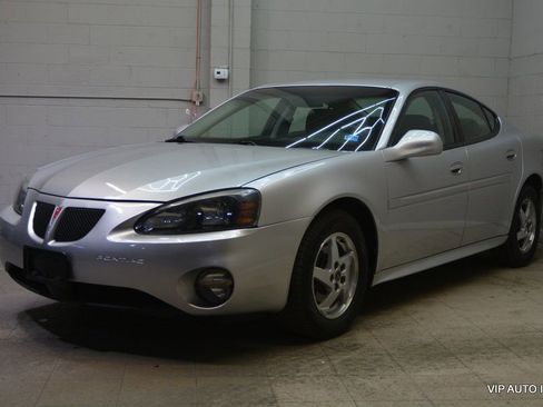 Used 2004 Pontiac Grand Prix GT w/ Drivers Package FWD image 2