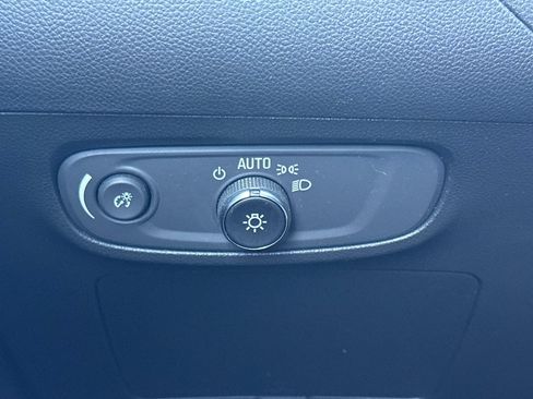Used 2024 Buick Encore GX Sport Touring FWD image 39