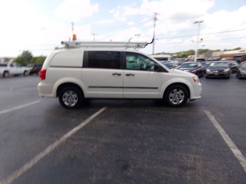 Used 2013 RAM C/V Tradesman FWD image 5