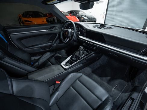 Used 2024 Porsche 911 Carrera T RWD image 30