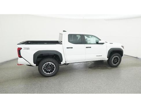 New 2025 Toyota Tacoma TRD Off-Road AWD/4WD image 10