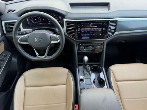 Used 2022 Volkswagen Atlas Cross Sport SE image 25