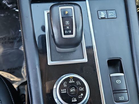 Used 2023 Mitsubishi Outlander SE image 33