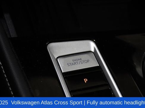 Used 2025 Volkswagen Atlas Cross Sport SE AWD/4WD image 17