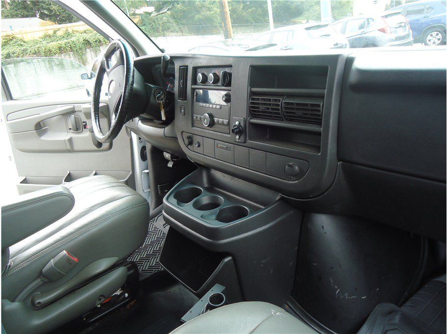 Used 2014 Chevrolet Express 1500 RWD image 14