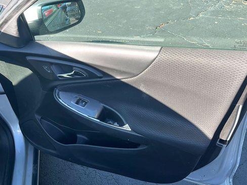 Used 2019 Chevrolet Malibu LT FWD image 29