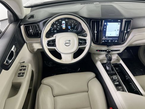 Used 2020 Volvo XC60 T5 Inscription image 23