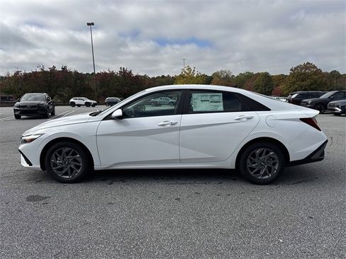 New 2026 Hyundai Elantra Blue image 4