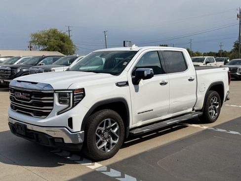 Used 2024 GMC Sierra 1500 SLT AWD/4WD image 6