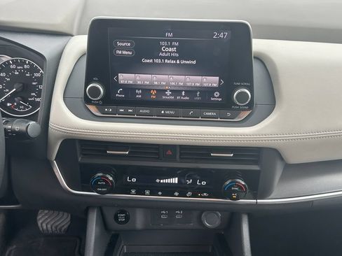 Used 2025 Nissan Rogue SV AWD/4WD image 11