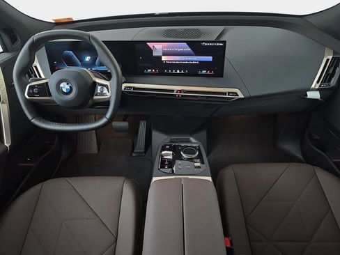 Used 2026 BMW iX xDrive60 AWD/4WD image 9