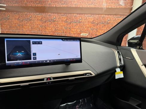 New 2026 BMW iX xDrive60 w/ Premium Package image 17