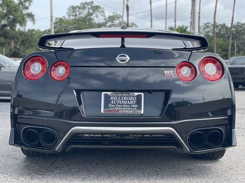 Used 2020 Nissan GT-R Premium w/ Premium Interior Package AWD/4WD image 9