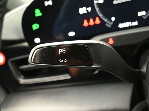 Used 2021 Porsche Taycan RWD image 19