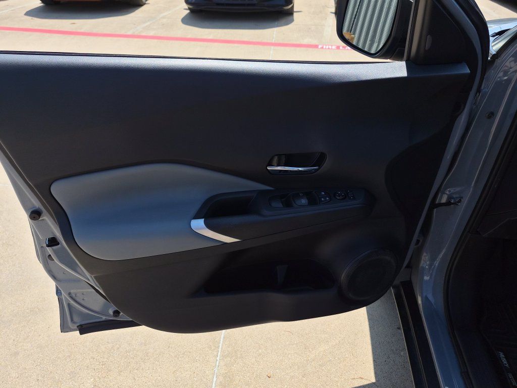 Certified 2023 Nissan Kicks SR w/ SR Premium Package FWD image 17