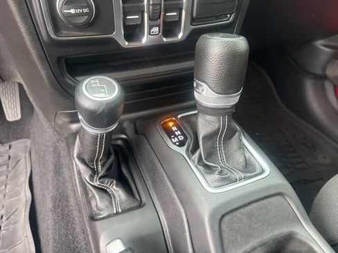 Used 2020 Jeep Wrangler Unlimited Sahara w/ Uconnect 4C Nav & Sound Group image 31