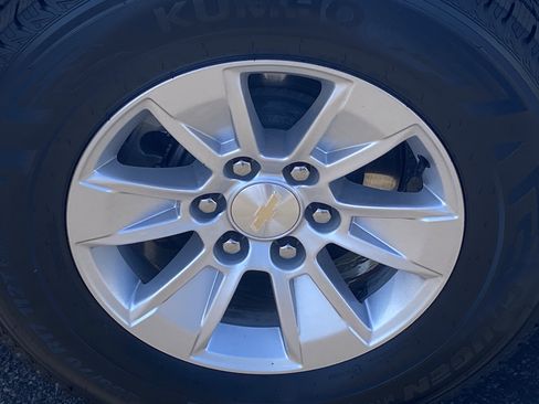 Used 2023 Chevrolet Silverado 1500 LT RWD image 8
