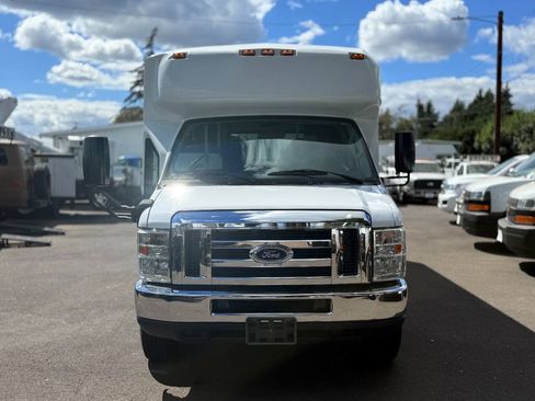 Used 2016 Ford E-450 and Econoline 450 Super Duty w/ Shuttle Bus Prep Package RWD image 3