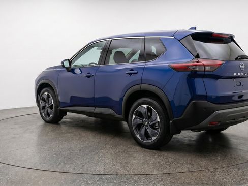 Used 2025 Nissan Rogue SV FWD image 6