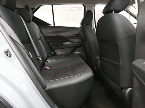 Used 2022 Nissan Kicks SV image 23