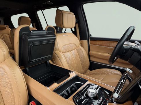 Used 2022 Jeep Grand Wagoneer Series III w/ Rear Seat Video Group 1 image 28