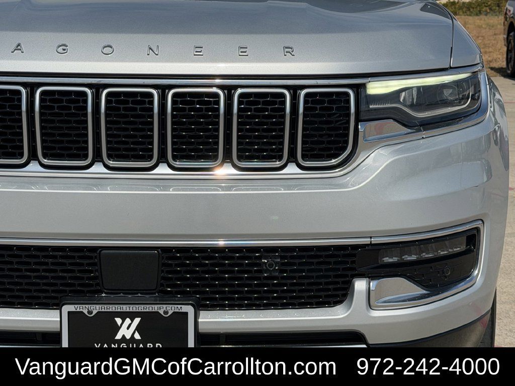 Used 2024 Jeep Wagoneer Series III AWD/4WD image 4