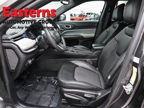 Used 2024 Jeep Compass Latitude AWD/4WD image 13