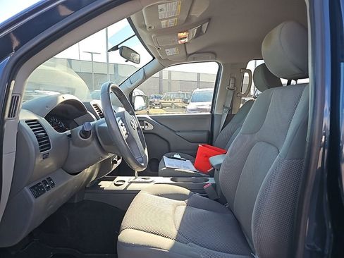 Used 2020 Nissan Frontier SV w/ SV Utility Package image 16