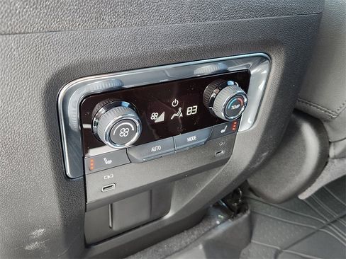 New 2026 Chevrolet Suburban Premier image 13