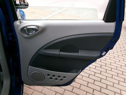 Used 2006 Chrysler PT Cruiser FWD image 26