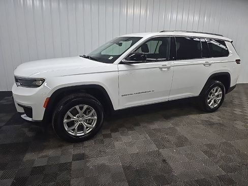 Used 2023 Jeep Grand Cherokee L Limited AWD/4WD image 6