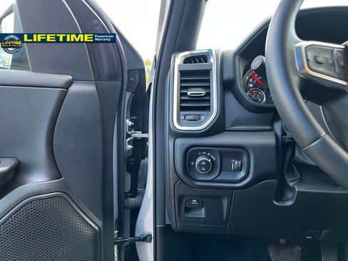 Used 2024 RAM 1500 Big Horn image 12